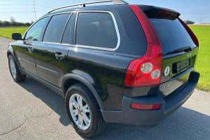 lieferwagen_und_transporter_-_volvo_xc90_2_5t_awd_momentum_-_volvo_257080.jpg
