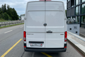 lieferwagen_und_transporter_-_vw_crafter_35_2_0_bitdi_l4_4motion_kastenwagen_-_vw_243567.jpg