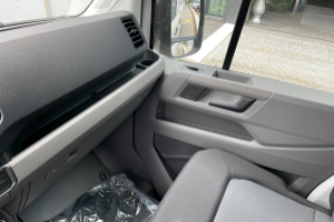 lieferwagen_und_transporter_-_vw_crafter_35_2_0_bitdi_l4_4motion_kastenwagen_-_vw_243578.jpg