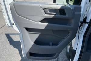 lieferwagen_und_transporter_-_vw_crafter_35_2_0_tdi_l4_4motion_pritsche_doppelkabine_-_vw_246674.jpg