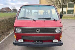 lieferwagen_und_transporter_-_vw_t3_2_1_caravelle_c_-_vw_300405.jpg