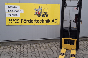 ms12-warehouse-stacker-yale_216555.jpg