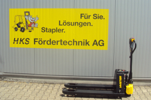 pc15-warehouse-transporter-hyster_253994.jpg