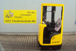 r12e-warehouse-stacker-hyster_213015.jpg