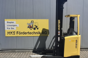 r16-warehouse-stacker-hyster_291151.jpg