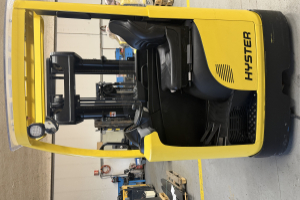 r25-warehouse-stacker-hyster_290629.jpg