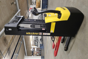 s10-warehouse-stacker-hyster_298028.jpg