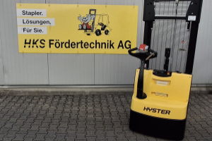s12-warehouse-stacker-hyster_293562.jpg