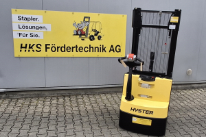 s12ac-il-warehouse-stacker-hyster_242488.jpg