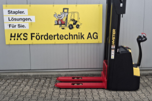 s14-warehouse-stacker-hyster_293547.jpg