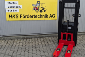 s14ac-il-warehouse-stacker-hyster_215056.jpg