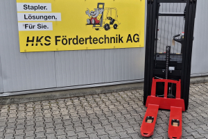 s14ac-il-warehouse-stacker-hyster_223200.jpg