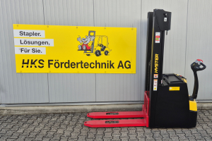 s16-il-el-warehouse-stacker-hyster_294476.jpg
