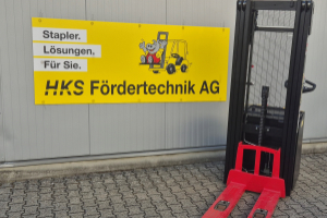s16-il-el-warehouse-stacker-hyster_294478.jpg