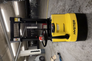 s16-il-warehouse-stacker-hyster_307659.jpg