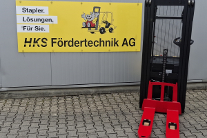 s16ac-il-warehouse-stacker-hyster_244439.jpg