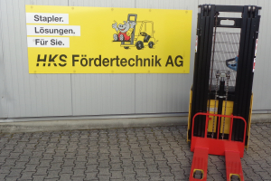 s16ac-warehouse-stacker-hyster_233305.jpg