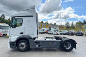 sattelzugmaschine_-_actros_1842_4x2_-_mercedes_248815.jpg