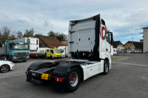 sattelzugmaschine_-_actros_1843_4x2__-_mercedes_226741.jpg