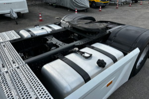 sattelzugmaschine_-_actros_1843_4x2__-_mercedes_226744.jpg