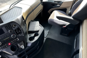 sattelzugmaschine_-_actros_1843_4x2__-_mercedes_226749.jpg