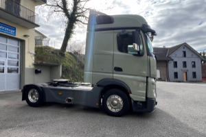 sattelzugmaschine_-_actros_1845__-_mercedes_280214.jpg
