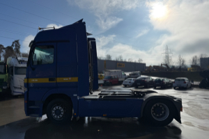 sattelzugmaschine_-_actros_1846_4x2_adr_-_mercedes_272615.jpg