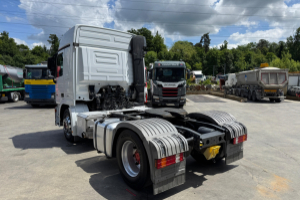 sattelzugmaschine_-_actros_1848_4x2_-_mercedes_235220.jpg