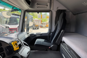 sattelzugmaschine_-_actros_1848_4x2_-_mercedes_235227.jpg