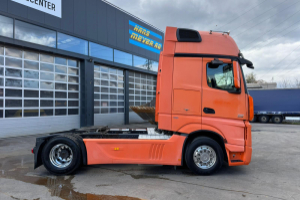 sattelzugmaschine_-_actros_1851_4x2_-_mercedes_281348.jpg