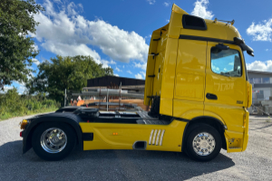 sattelzugmaschine_-_actros_1853_4x2_edition1_retarder__-_mercedes_249348.jpg