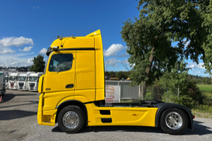 sattelzugmaschine_-_actros_1853_4x2_edition1_retarder__-_mercedes_249349.jpg