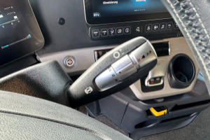 sattelzugmaschine_-_actros_1853_4x2_edition1_retarder__-_mercedes_249355.jpg