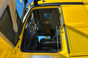sattelzugmaschine_-_actros_1853_4x2_edition1_retarder__-_mercedes_249358.jpg