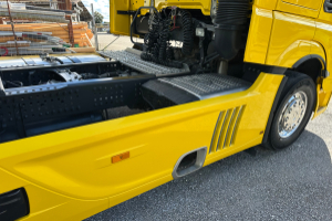 sattelzugmaschine_-_actros_1853_4x2_edition1_retarder__-_mercedes_249359.jpg