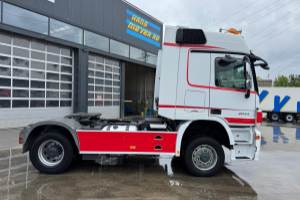 sattelzugmaschine_-_actros_2044_4x4__-_mercedes_247785.jpg