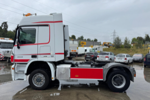 sattelzugmaschine_-_actros_2044_4x4__-_mercedes_247789.jpg