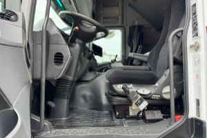 sattelzugmaschine_-_actros_2044_4x4__-_mercedes_247793.jpg