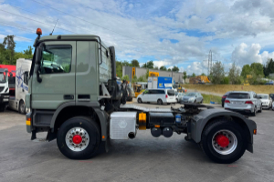 sattelzugmaschine_-_actros_2046a_4x4_-_mercedes_291400.jpg