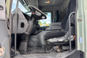 sattelzugmaschine_-_actros_2046a_4x4_-_mercedes_291403.jpg