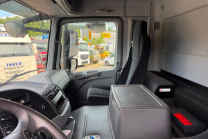 sattelzugmaschine_-_actros_2046a_4x4_-_mercedes_291404.jpg