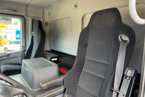 sattelzugmaschine_-_actros_2046a_4x4_-_mercedes_291407.jpg