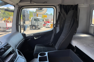 sattelzugmaschine_-_atego_1330_4x2_-_mercedes_241839.jpg