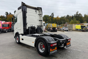 sattelzugmaschine_-_fh-460_4x2__-_volvo_256913.jpg