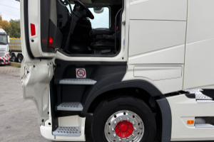 sattelzugmaschine_-_fh-460_4x2__-_volvo_256920.jpg