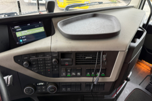 sattelzugmaschine_-_fh-460_4x2__-_volvo_256924.jpg