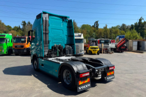 sattelzugmaschine_-_fh-460_xxl_2x_tanks_1200l_-_volvo_300017.jpg