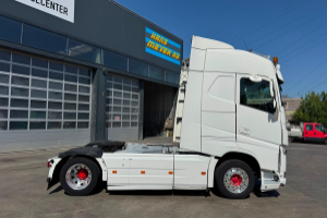 sattelzugmaschine_-_fh-500_4x2_-_volvo_299996.jpg