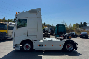 sattelzugmaschine_-_fh-500_4x2_-_volvo_300000.jpg