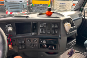 sattelzugmaschine_-_fh-500_6x2__-_volvo_303362.jpg